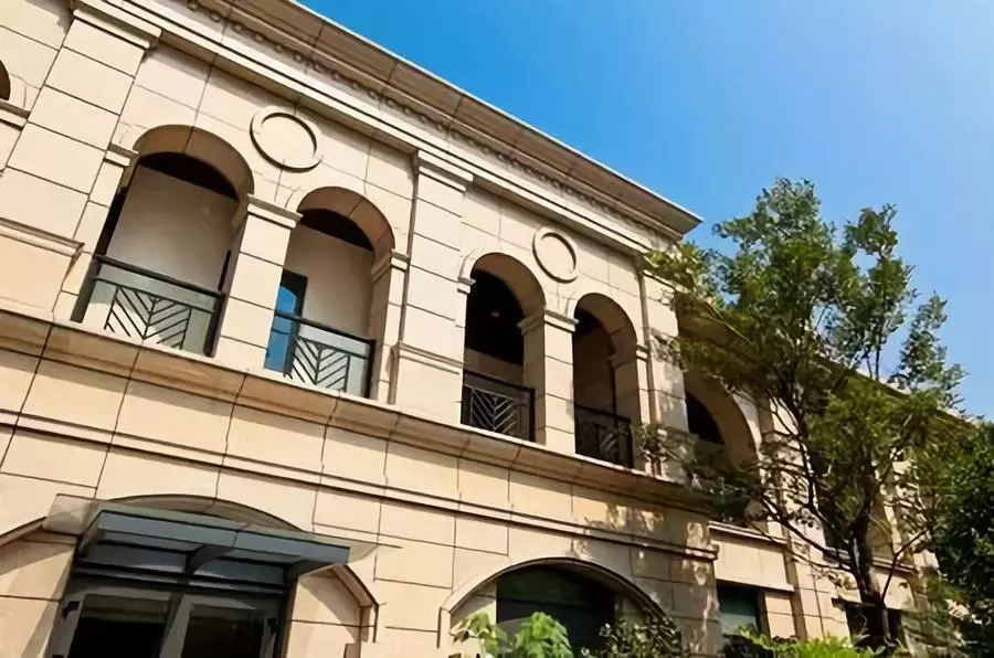 農(nóng)村別墅外墻干掛的優(yōu)點(diǎn)和施工方法，不能花錢(qián)買(mǎi)吃虧！