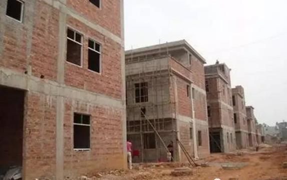 2017年農(nóng)村想建房要抓緊，未來建房困難重重