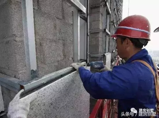 農(nóng)村別墅外墻干掛的優(yōu)點(diǎn)和施工方法，不能花錢(qián)買(mǎi)吃虧！